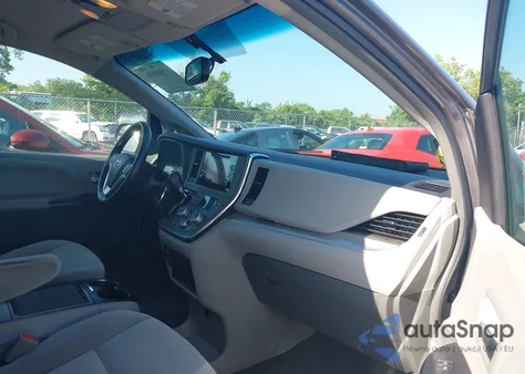 2017 Toyota Sienna Le from USA, damaged, VIN 5TDKZ3DC3HS776944